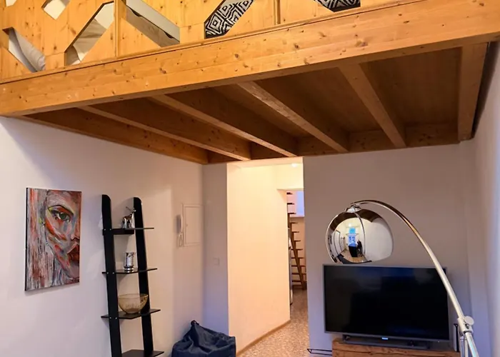 شقة Loft In Old Town فيلياندي